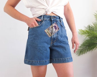 short en jean large taille haute vintage des années 90, short en jean rétro des années 90, short en jean patché femme, short en jean taille haute des années 90, 27,5" S M