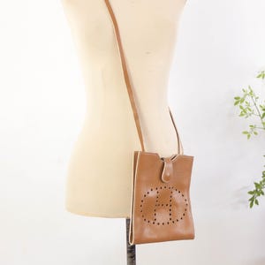 Bolso bandolera pequeño de piel vintage de los 90, bolso cartera vintage de piel marrón, bolso bandolera de viaje de los 90 con asa larga, mini bolso bohemio de piel