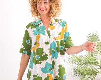 Vintage 80s abstract floral collared shirt, Vintage short sleeve floral button up, Summer 1980s pop art blouse, 80s retro painting blouse, M