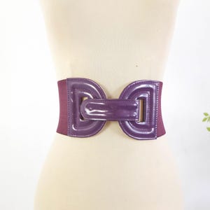 Vintage purple elastic wide waist belt, Retro stretchy wide belt, 90s Purple wide buckle belt, Glossy purple belt for women, Size S - M