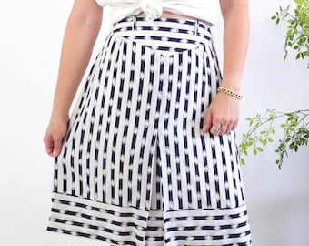 Vintage 80s abstract midi skirt size large, 1980s casual day pleated a line skirt, White geometric high waist retro skirt, size Large