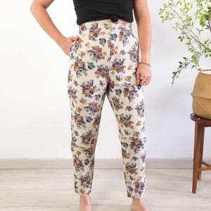 Vintage floral cotton linen pants, 90s high rise tapered leg pants, 1990s linen floral trousers, Vintage high waist pleated trousers size M
