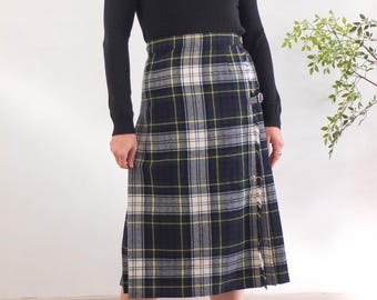 Vintage 70s kilt tartan wrap skirt, Vintage Scottish plaid wool skirt, Vintage pleated wool skirt, 70s High waist green tartan midi skirt, M