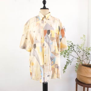 Camisa vintage de hombre de los 90 con estampado abstracto y botones, camisa retro de los 90 con botones para hombre, camisa artística de manga corta con cuello y estampado abstracto, estilo streetwear.
