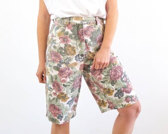 Vintage 80s 90s floral print denim shorts, Vintage high waisted floral shorts, Vintage pastel floral jeans shorts, High rise denim floral