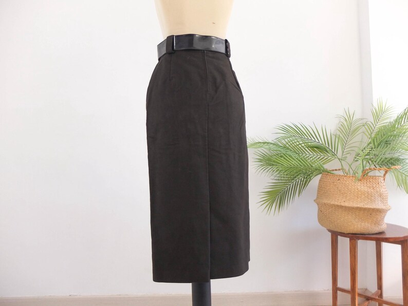 Gonna midi a tubino nera vintage anni '80, gonna a tubino nera da sera anni '80, gonna con cintura anni '80, gonna nera a vita alta, taglia media da donna immagine 12