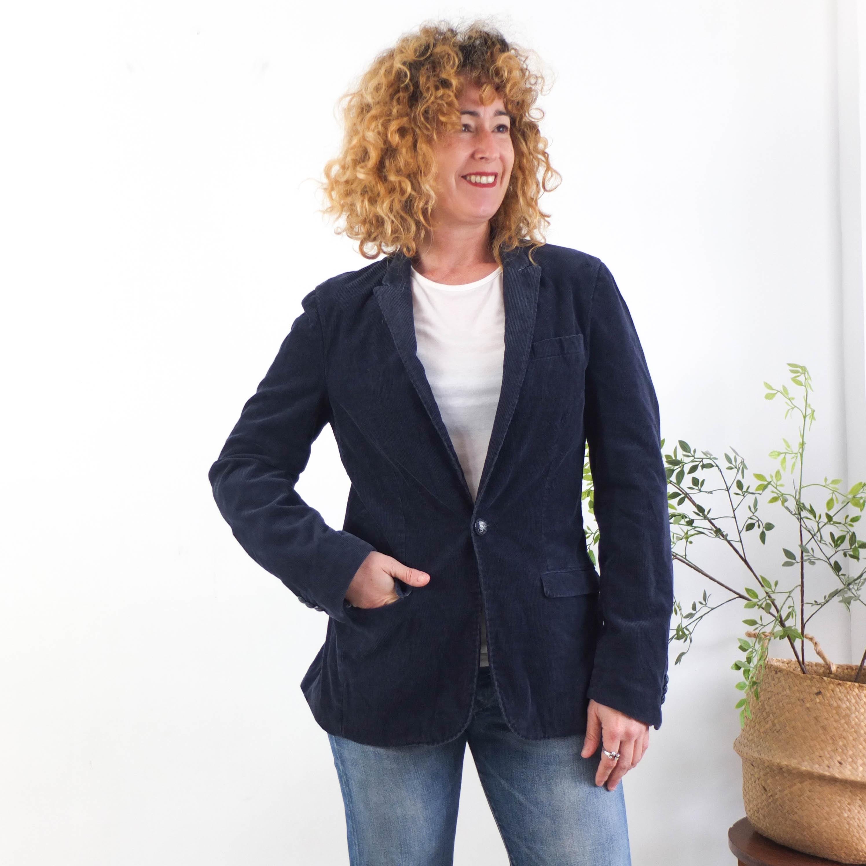 Gant, Vintage navy blue corduroy blazer, 90s Gant women's preppy blazer, Vintage classic varsity cotton corduroy jacket, Size Medium
