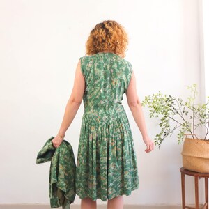 The vintage prairie co-ord set suit feels like flowy silky Polyester with inner lining and side zipper closure dress, in excellent vintage condition designed by Spanish fashion designer Carmen Palomares.