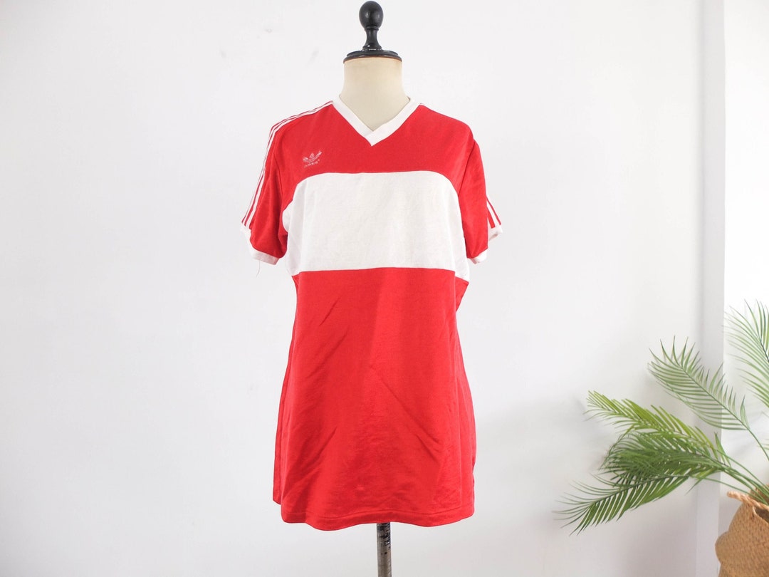 Vintage true vintage 90’s red sporty tee ⭐️❣️