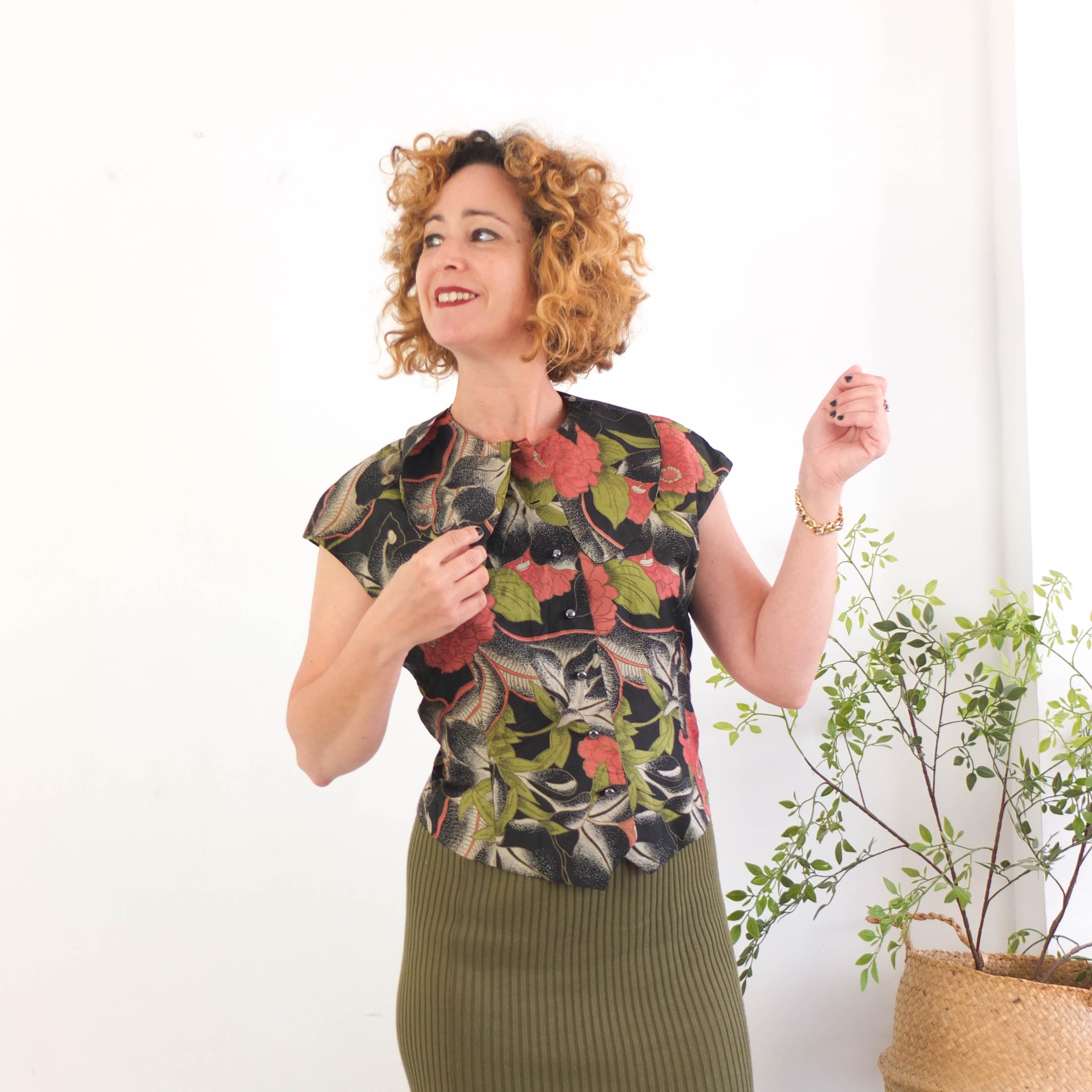 Vintage 70s 80s Black Floral Blouse, Vintage Floral Big Collar 