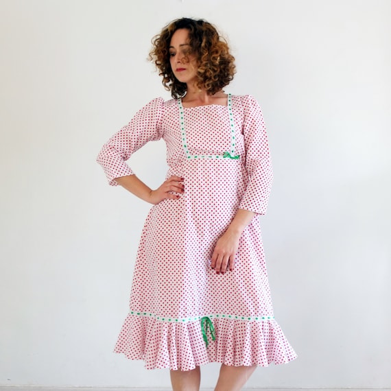 Vintage 70s folk dress with ruffled, Vintage peas… - image 1