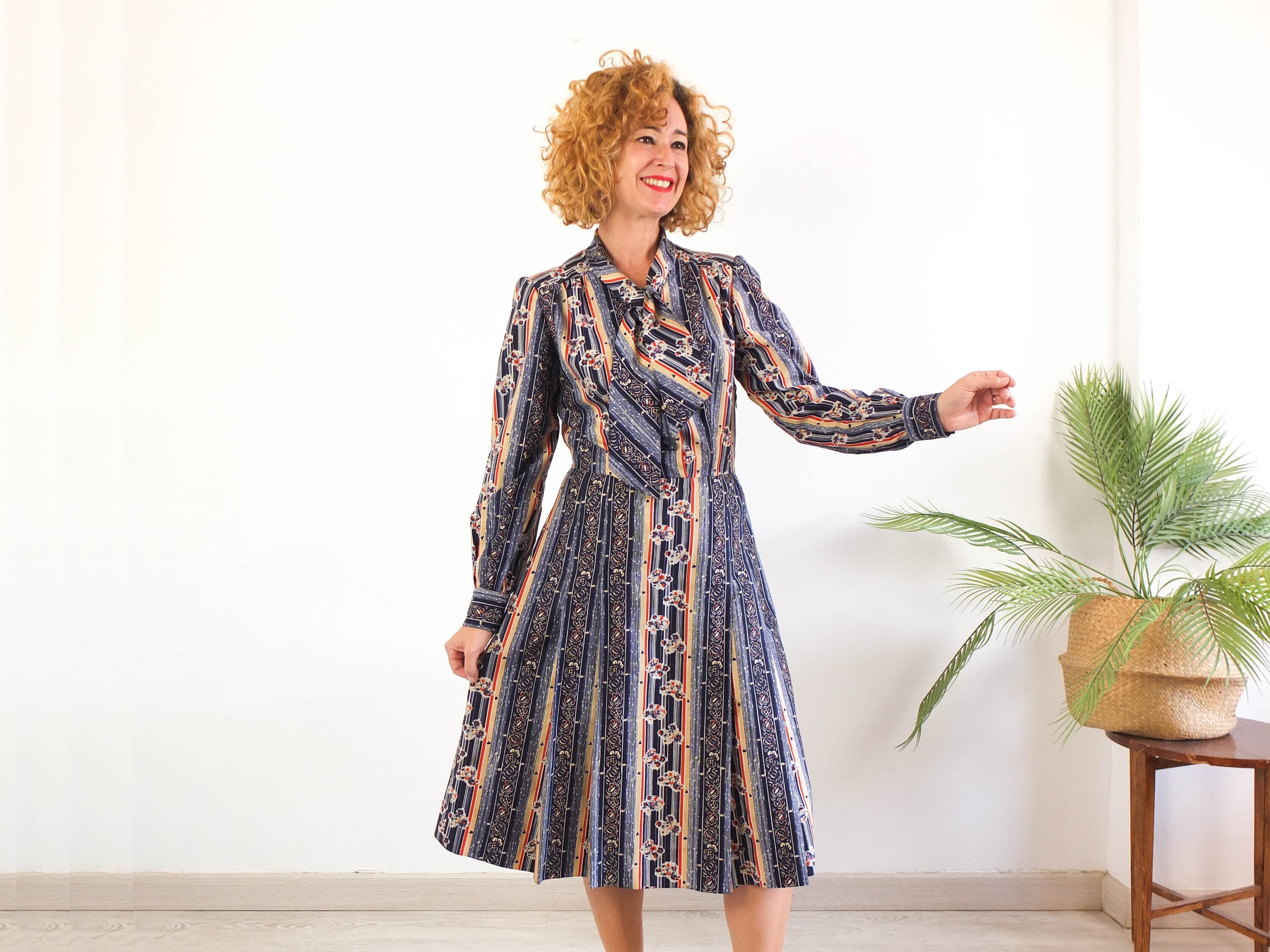 ヴィンテージ 70 年代 秘書ドレス サイズ M、70 年代 長袖 シャツ  