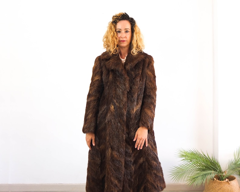 Vintage 80s brown long fur coat, Vintage Real fur coat for women, 80s warm winter fur coat, Luxury 1980s fur coat size Medium Large image 5