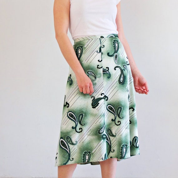 Vintage 70s mod paisley skirt plus size, 70s gree… - image 1