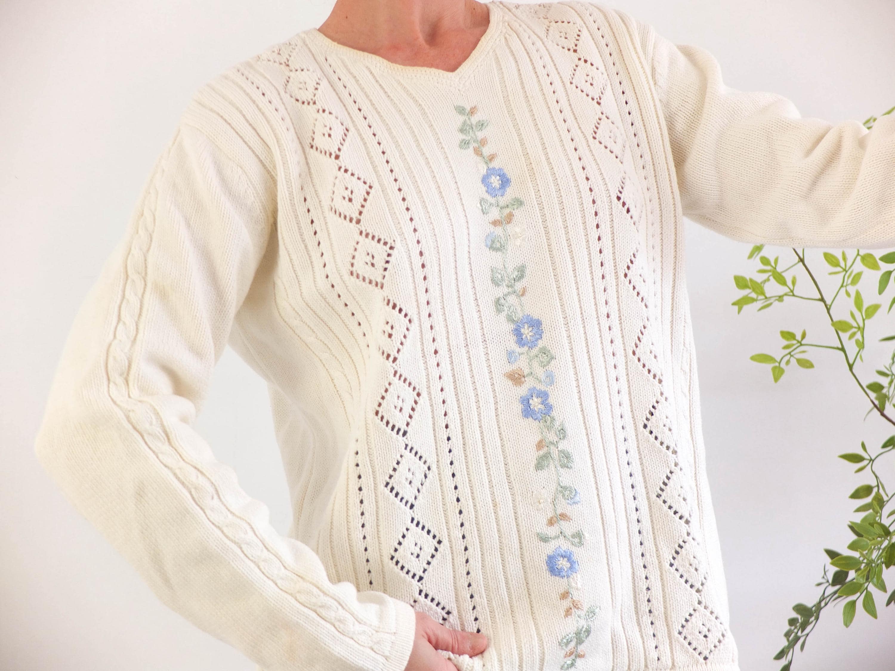 Vintage 90s White Embroidered Floral Sweater, Vintage White Cotton 