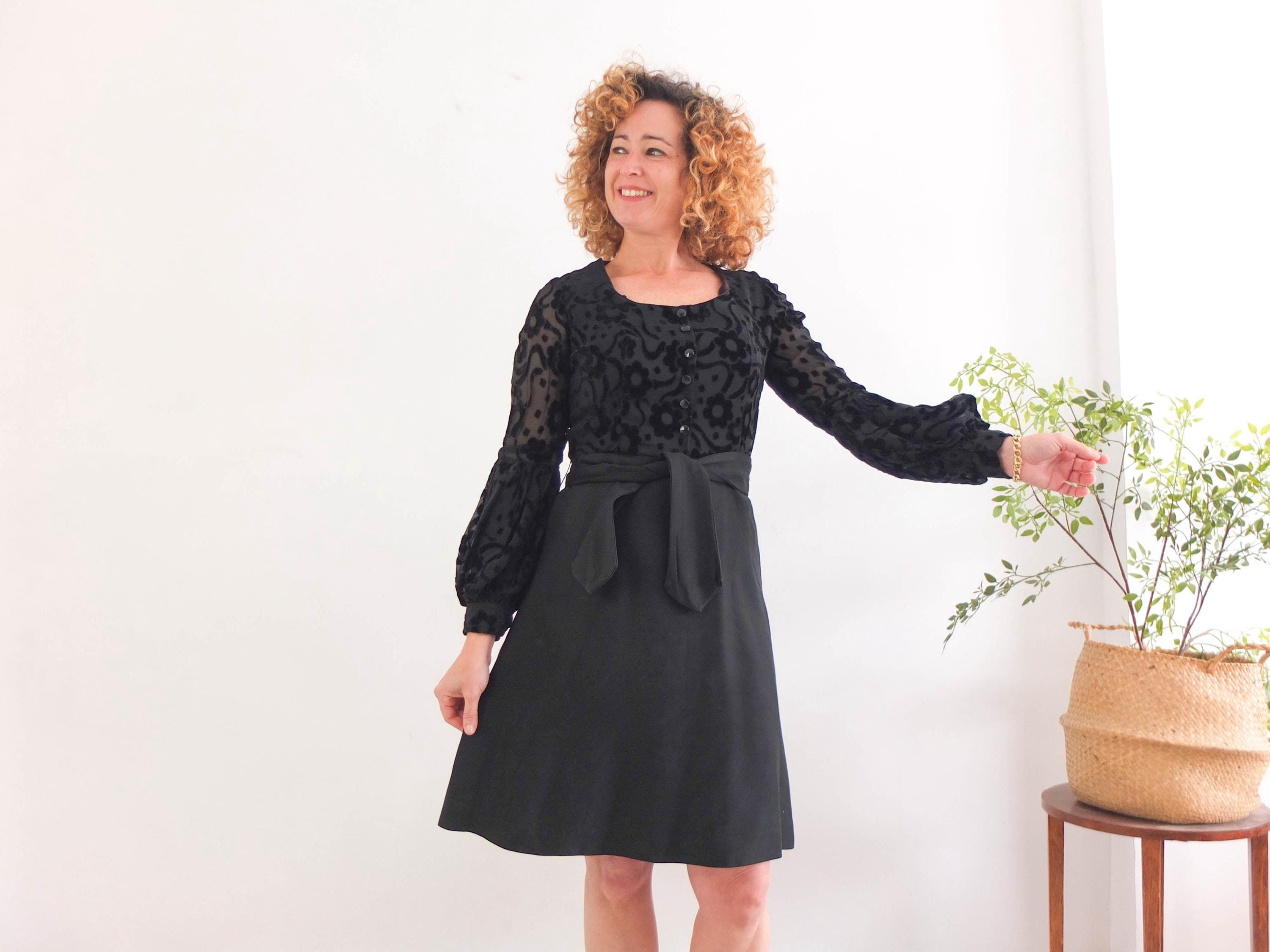 Mini-robe nuisette noire vintage des années 60, robe de soirée en - Main Image