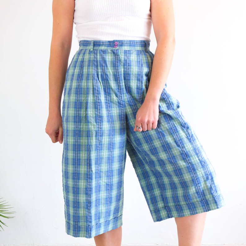 Vintage green cotton pleated bermudas High waist plaid shorts W30 Vintage 90s high waist plaid bermudas shorts Summer wide leg bermudas