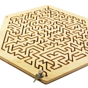 Laberinto hexagonal de madera con forma de llave / Juego de escape para adultos