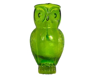 Vintage 1960s Kanawha Green GLASS OWL PITCHER / 8-1/2" x 5" / Very Good Condition / Owl Lover / Rare Fun Find / Cool Bar Cart Style!