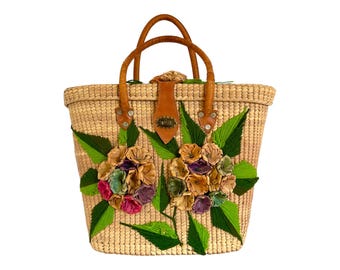 Vintage 1960s Woven STRAW (Rattan?) HANDBAG With YARN Leaves and 3-D Floral Designs / / 11-1/2" x 14-1/4" / Vintage Fashionista / Fab Find!