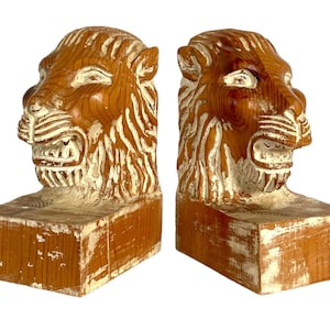 Retro Hand Carved Heavy Wooden LION'S HEAD BOOKENDS / Made in Spain / Very Good Condition / 8-3/4" x 4-1/2" / Fab Patina / Fab Display