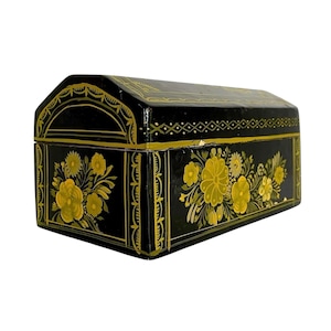 Retro OLINALA (Mexico) Hand Painted Folk Art LACQUERED Wood BOX / Hinged Trinket Box / 7-3/4&quot; x 4-1/4&quot; / Floral Design / Good Used Condition