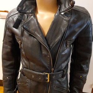 Veste en cuir parfaite de Held avec un total de 12 (douze) fermetures éclair en taille femme 38