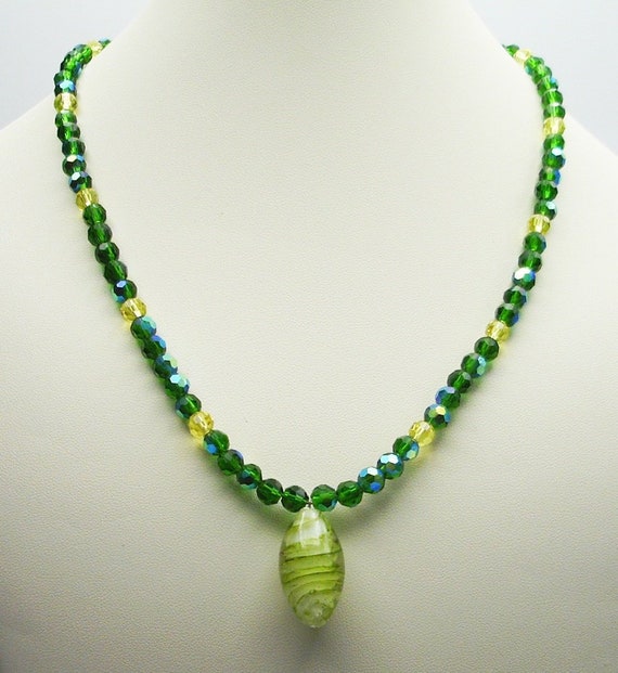 Swirled Bead Pendant Necklace Swirled Bead Pendant Necklace