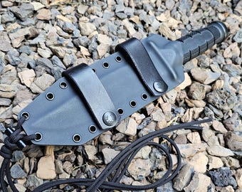 Cold Steel LEATHERNECK-SF - Funda de Kydex personalizada, Mini Firesteel, Paracord Mil-Spec 550, correas de transporte Scout, estilo panqueque