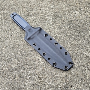 Smidd stövelkniv i kallt stål, specialanpassad Kydex-slida för stövelkniv, pannkaksmodell, bältesfäste (valfritt).