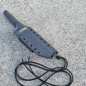 Cold Steel &quot; Outdoorsman Lite &quot; Custom Kydex Sheath, with Adjustable Polymer Belt Attachment, Pancake Style, Mil-Spec 550 Paracord Lanyard