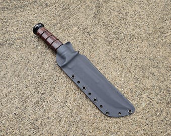 Funda Kydex personalizada para Ka-bar USMC, estilo panqueque, con accesorios opcionales para cinturón disponibles.
