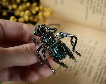スワロフスキー グリーンストーン 昆虫型ブローチ Y2293-207 SWAROVSKI スワロフスキー 昆虫 ブローチ ね - メルカリ
