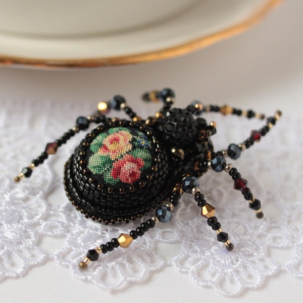 Spider brooch For-girlfriend Beaded insect brooch Embroidered brooch