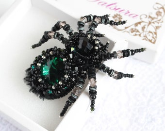 Gothic Spider brooch Emerald Green Crystal spider jewelry Halloween gift Embroidered brooch Spider pin Halloween brooch Beaded insect brooch
