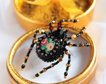 Small spider Gothic brooch for-girlfriend Beaded insect brooch