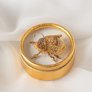 Gold bee pin embroidered brooch Insect jewelry Bild 9