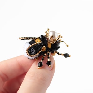 Queen bee brooch with crown Embroidered pin Insect jewelry