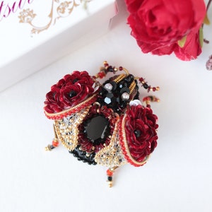 Little Lady bug brooch Beaded beetle jewelry Beaded embroidered Ladybug pin