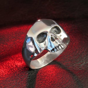 Skull ring, skull unisex, goth jewelry, occult ring, skull jewelry, men's skull ring, cool ring