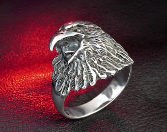 Sterling Silver Eagle Ring: Detailed Bird Jewelry