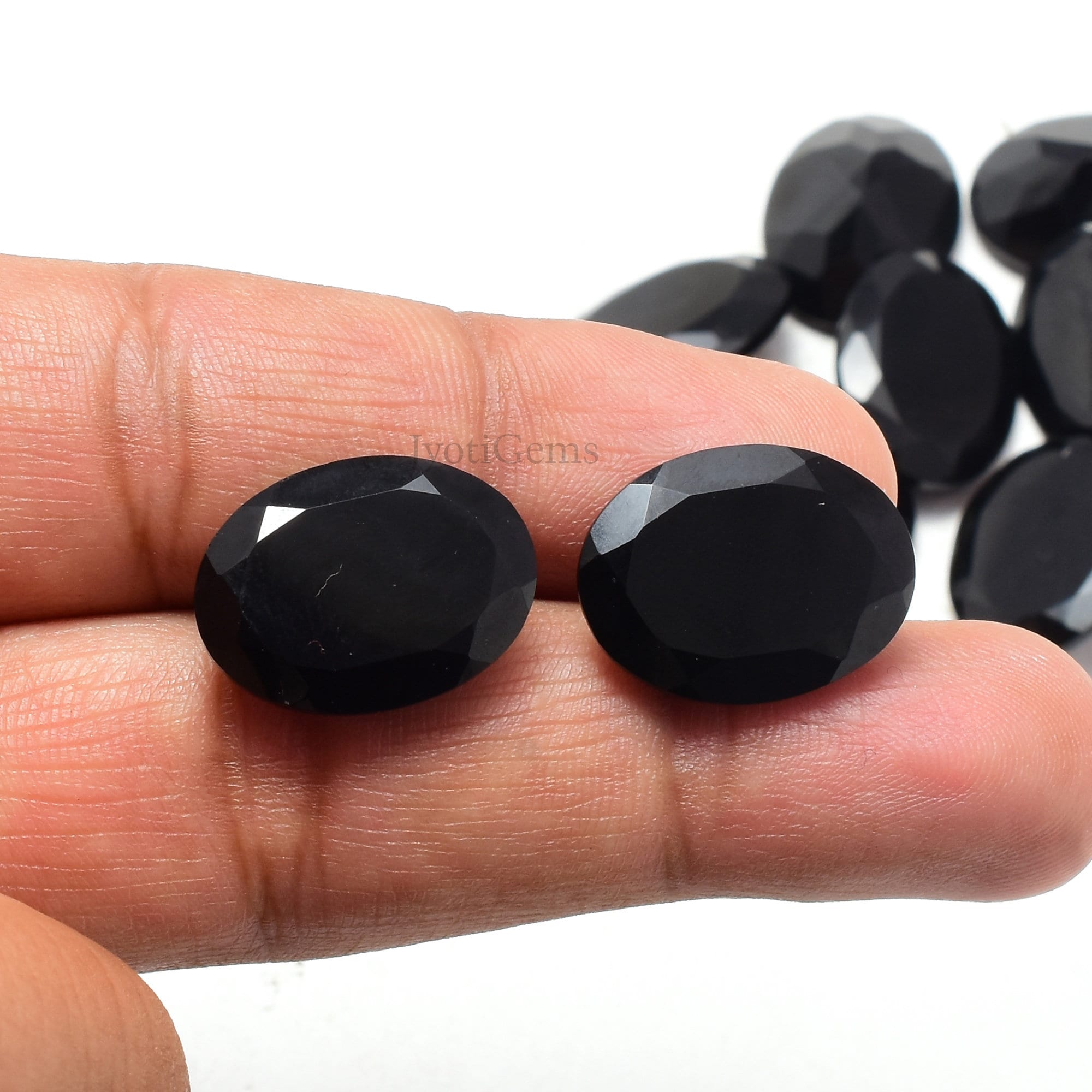 3x5 mm To 20x30 mm Black Onyx Natural Oval Faceted Cut Gemstone 3x5/4x6/5x7/6x8/7x9/8x10/9x11/10x12/10x14/12x16/13x18/15x20/16x22/20x30MM