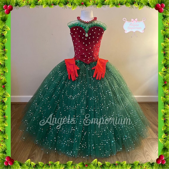 martha may christmas dress If we ever got a Grinch 2 here's what Martha May should wear !