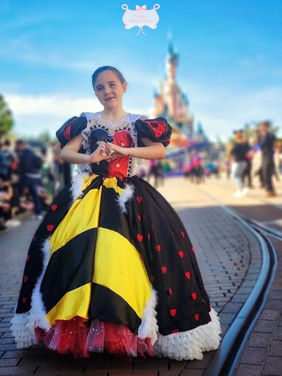 La Regina di Cuori Abito Tutu Alice Nel Paese Delle Meraviglie Costume  Abito Reale Cosplay Abito da Ballo Regale Teatrale Abbigliamento da  Spettacolo di Halloween Donne Adulte -  Italia