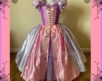 rapunzel christmas dress It's the Best. Day. EVER! It's the most Magically Merry time of the year! Rapunzel got a new Christmas dress just in time for the holiday season! Don't you love it? We