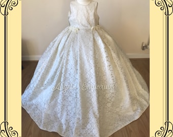 Stunning Ivory Flower Girl Bridesmaid Fabric Tutu Dress Mini Bride Look Lace Pageant Gown Special Occasion Birthday Party Big Princess Dress