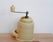 Vintage Art Deco 1970s off White Bakelite coffee mill, coffee grinder. Collectibles, Coffee grinder, Kitchen accessories, Display item