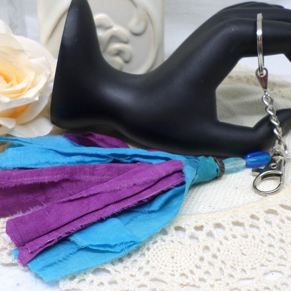 Unleash Your Style with a One-of-a-Kind Sari Silk Key Ring: The Perfect Gift for Women!