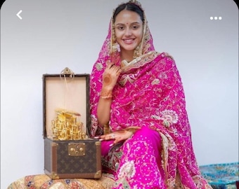 Ręcznie robiony jedwabny krepowy garnitur pendżabski: haftowany salwar kameez