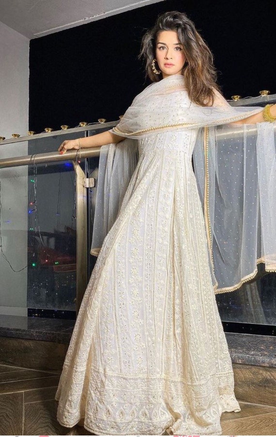 Pakistani Designer Wear Bridal Dress - White Embroidered Lehnga